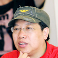 美妇翘起淫臀